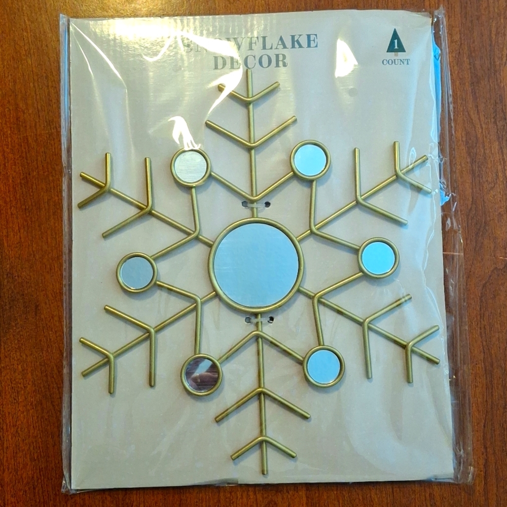 Bullseye playground Snowflake Decor gold